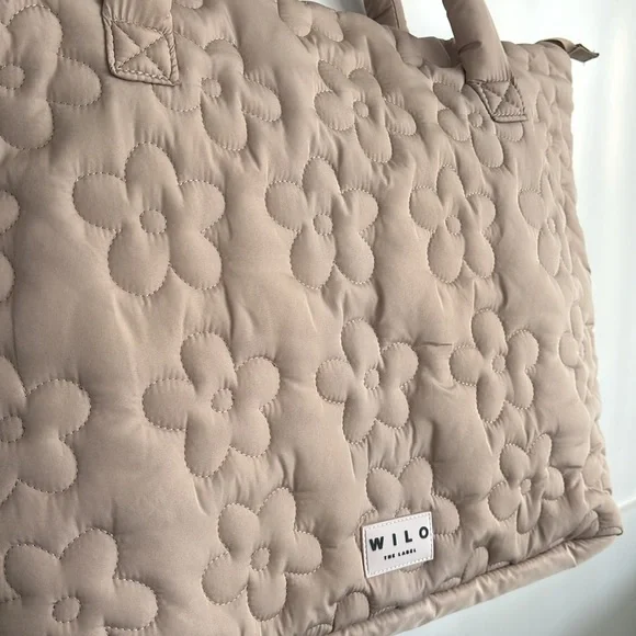 NWT Wilo the Label Floral Daisy Puffer Bag - Picture 2 of 16